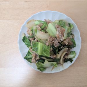 ゆいの作ってみた!投稿(【豚こまとキャベツの和風だし醤油炒め】しょうが香る野菜炒め♪)