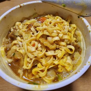 ナムディの作ってみた!投稿(いつものカップ麺をおいしく食べる方法①カレー味編🤩🍜)