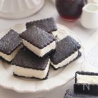 ブラックココアクッキーのチーズアイスサンド