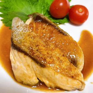 にらたまの作ってみた!投稿(【ぶりのはちみつ生姜照り焼き】ご飯が進む♪)