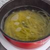 簡単コクうま！秋鮭の白だしバターパスタの工程1