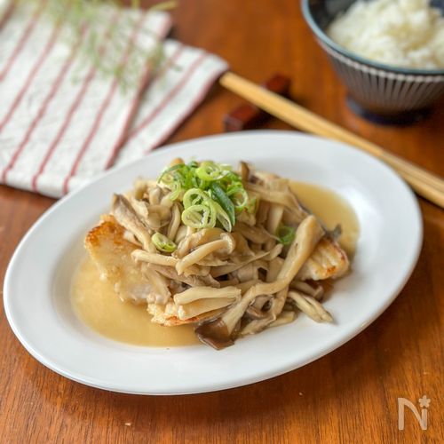 旬のきのこたっぷり！「たらの白だしきのこムニエル」