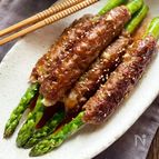 甘辛ジューシー！アスパラの合挽き肉つくね