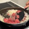 10分で完成!【ハンバーグ風月見丼】の工程2
