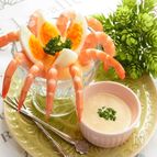 えびとゆで卵の前菜　マスタードソース