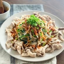 うす切り豚肉で作る！【ニラもやしポッサム】