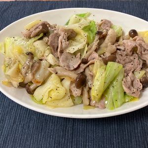 あすかの作ってみた!投稿(【ワンパン♪豚バラとキャベツのうま塩炒め】男子喜ぶ！)