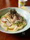鶏むね肉でヘルシー！さっぱりサラダうどん