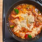 フライパンひとつでとろけるうまさ！デミチーズチキン🧀🍅