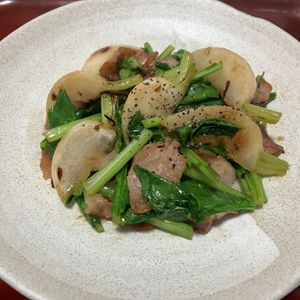 りんごの作ってみた!投稿(ごはんがすすむ♩豚バラ肉とかぶのうま塩炒め)
