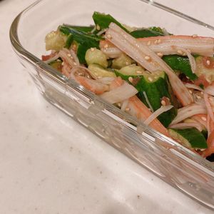 1312130の作ってみた!投稿(簡単副菜♡『胡瓜とカニカマの梅肉和え』塩もみいらず♪)