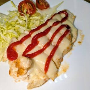 joe sanの作ってみた!投稿(簡単！節約＊胸肉柔らか＊トロっとチーズチキンソテー)
