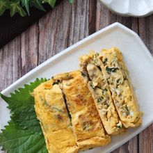 旨味たっぷりで大満足♡むきあさりと大葉の味噌風味卵焼き