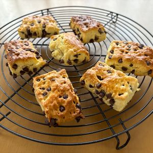 いんちゃんの作ってみた!投稿(【チョコチップスコーン】サクほろ食感♪まるでホテルの味！)