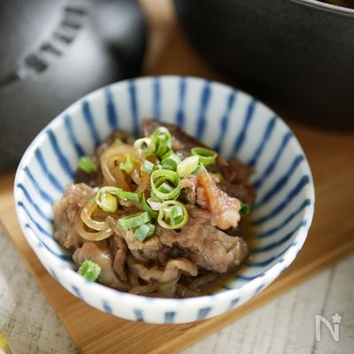 旨味と味が染み込んだスジこん【牛すじとこんにゃくの煮込み】