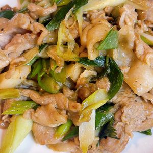 にゃんまめの作ってみた!投稿(豚こまと長ネギのカレー醤油炒め)