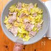 豚こまとキャベツのフライパン蒸しの工程3