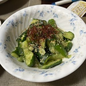Hikeyの作ってみた!投稿(5分で完成！【旨辛味噌だれきゅうり】包丁要らずでお手軽♩)
