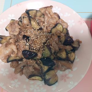 milkの作ってみた!投稿(とろとろ茄子と豚こまの生姜焼き)