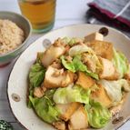 春キャベツと厚揚げの肉味噌炒め【鶏ひき肉でヘルシー】