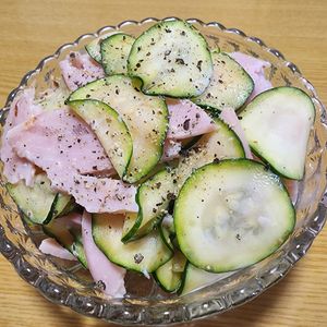 ナムディの作ってみた!投稿(ズッキーニとハム《にんにく♡だしマヨサラダ》)