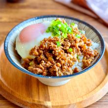 ワンパン♪つゆだくしっとり【そぼろ豚丼】
