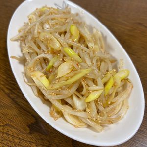 MYHRの作ってみた!投稿(【抱えて食べたい】ラーメン屋さんのピリ辛もやし#節約おつまみ)
