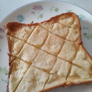 KUMIKOの作ってみた!投稿(食べたい時にすぐ作れる！【即席メロンパン風トースト】)