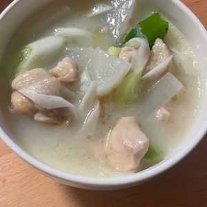869463の作ってみた!投稿(【鶏もも肉で天才的に旨い！参鶏湯風スープ】旨みが凝縮！！)