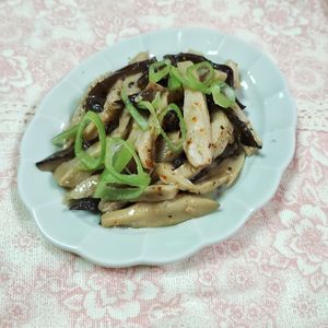 M＊Pの作ってみた!投稿(［きくらげとエリンギのペペロン］レンジ一発！スグできおつまみ)