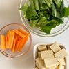 栄養満点◎高野豆腐と小松菜の豆乳みそ汁の工程1