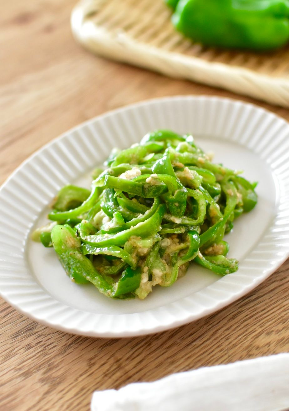 やみつき！無限ピーマンの塩ごま和え]レンジで簡単♪ | レシピサイトNadia