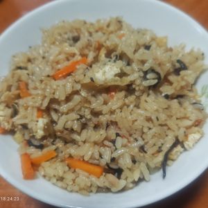 547893の作ってみた!投稿(【ひじきとツナの炊き込みご飯】栄養満点◎入れて待つだけ！)