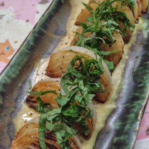 コスモスの作ってみた!投稿(【やみつき新玉ねぎのステーキガリバタ醤油】野菜で主役級ご馳走)