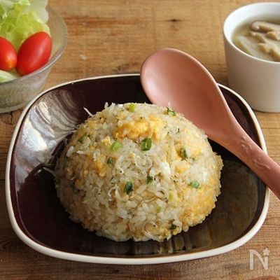 電子レンジで簡単3分！じゃこ入り玉子チャーハン