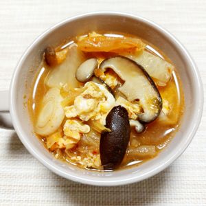よっこの作ってみた!投稿(【ねぎキムチスープ】体の芯から温まる♪)