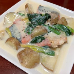 りんごの作ってみた!投稿(【鮭と小松菜のクリーム煮】時短で作れる！)