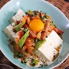 焼豚とアボカドのスタミナ豆腐