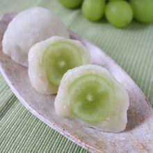 レンジで簡単❣️ シャインマスカットでフルーツ大福