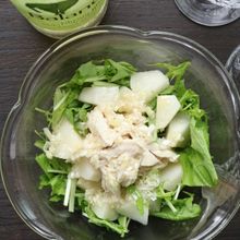梨と蒸し鶏の塩ダレサラダ