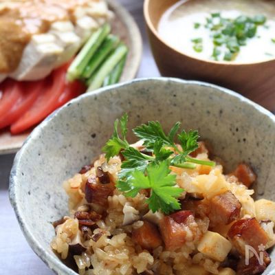 土鍋でピリ辛中華おこわ風炊き込みご飯