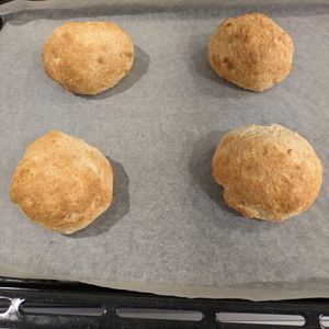 なーちゃんの作ってみた!投稿(《材料たったの2つ!》《誰でも簡単!》速攻作れるお手軽パン)
