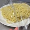 ニラと海老の【中華風焼きそば】の工程4