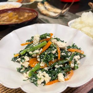 みっさキッチンの作ってみた!投稿(春菊の風味が美味しい！『春菊と人参のごま味噌白和え』)