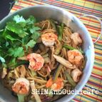 タイ風焼きそばパッタイ風　青菜とシーフードの焼きチャンポン