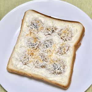 キャピタンの作ってみた!投稿(あま～い香り♡バナナのココナッツチーズトースト)