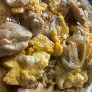 なおの作ってみた!投稿(ふわとろ卵と絶品タレで♡鶏もも肉の究極卵とじ)