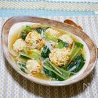 鶏団子とチンゲン菜の春雨スープ（鶏団子ふんわり）