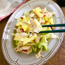 止まらない！りんごと鶏ハムのサラダ