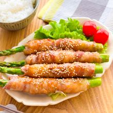 【アスパラのガーリック醤油肉巻き】お酒も進む味付け